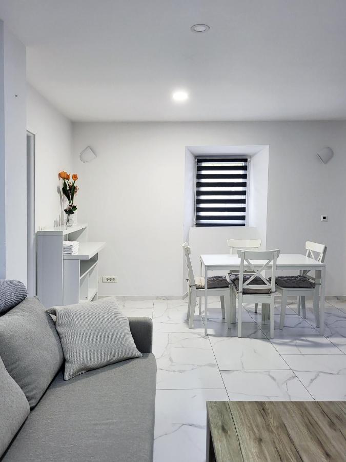 Stara Posta 1 Apartment